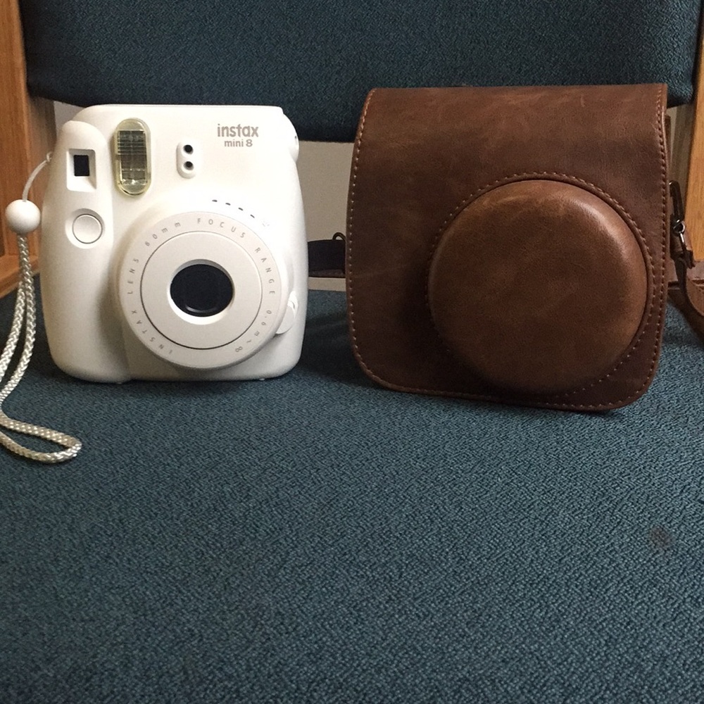 Instant Mini 8 with carrying case